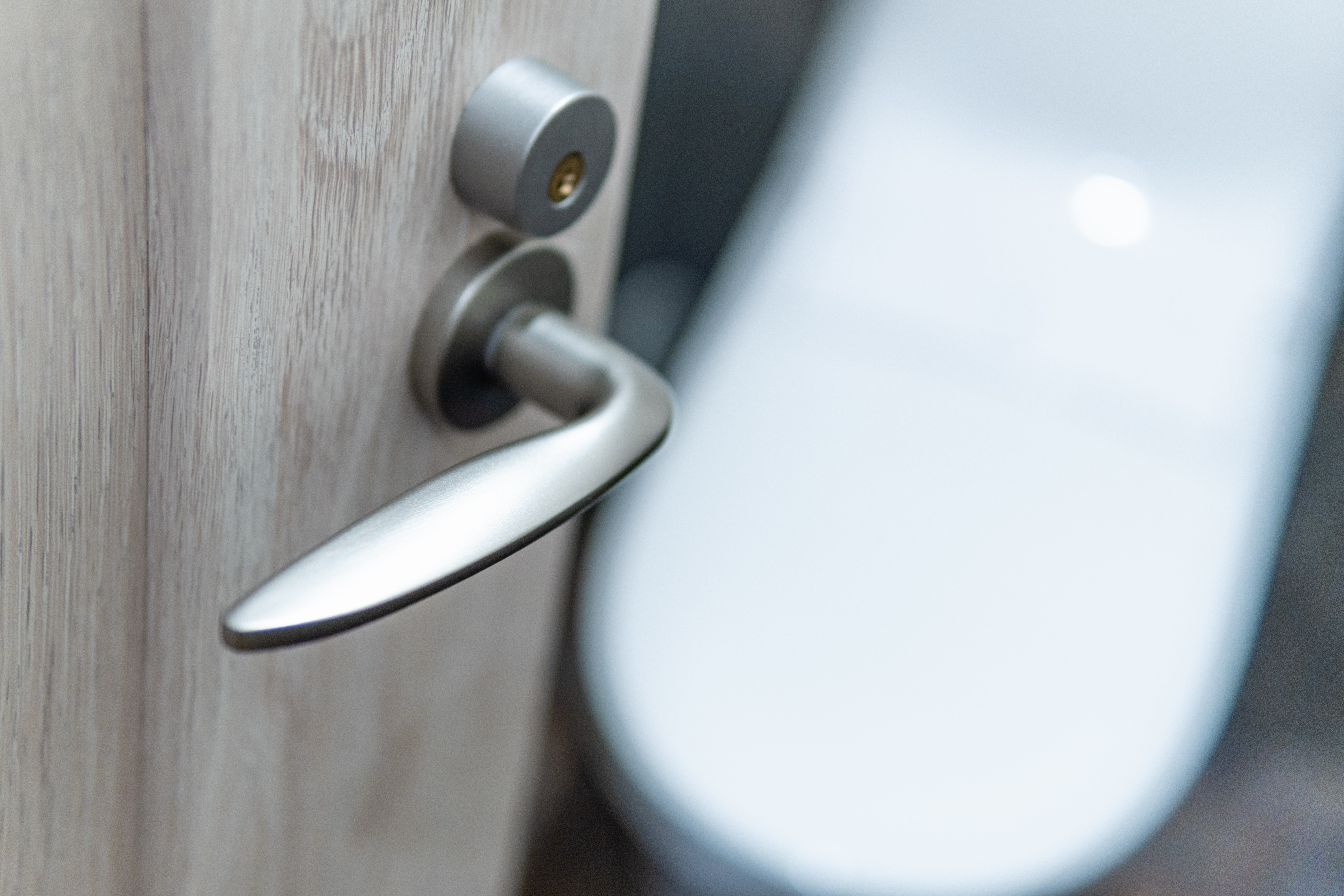 トイレの鍵修理|費用相場や壊れた時の対処法を解説