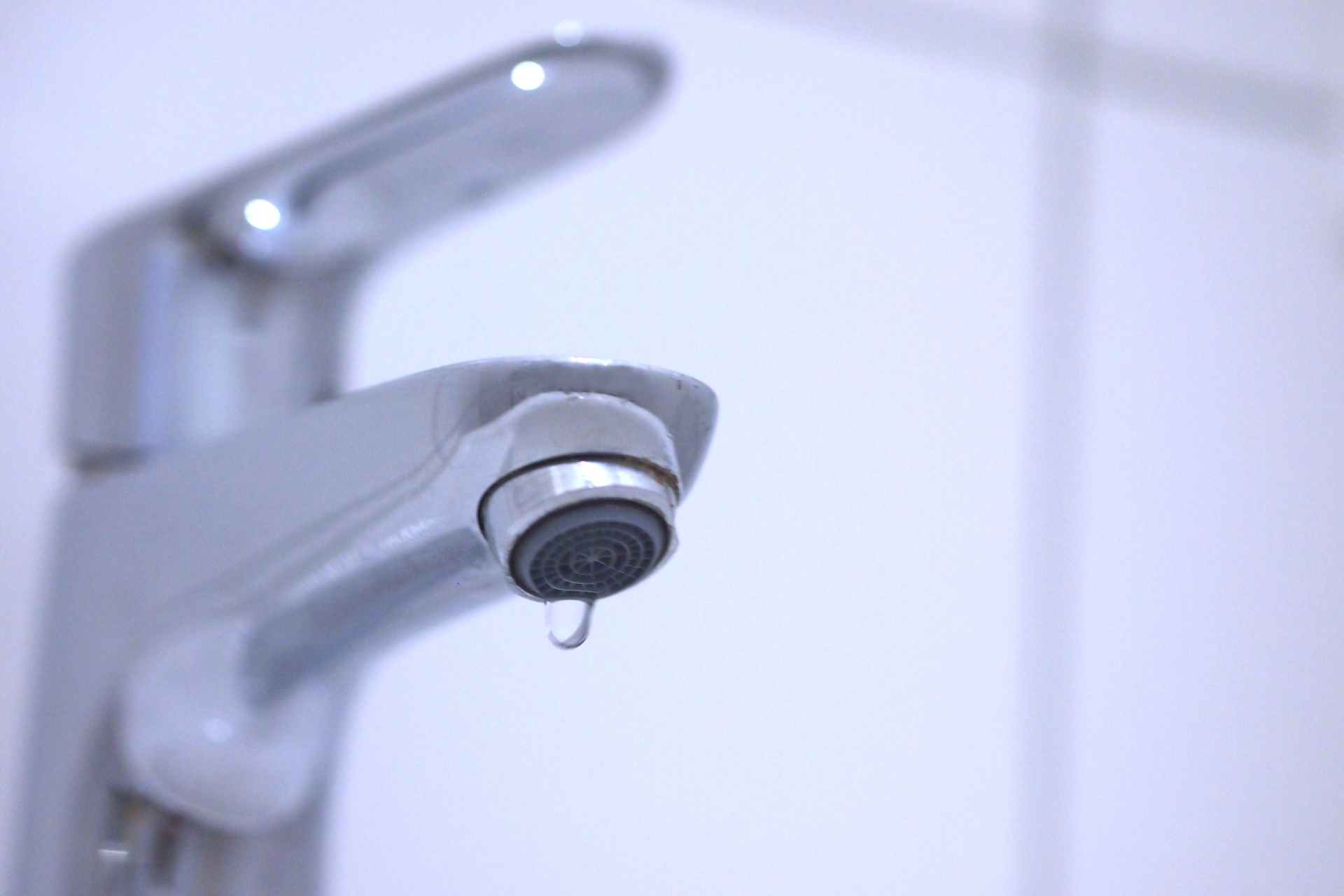 一戸建てでの漏水調査にかかる費用とは?原因別の費用相場と業者選びのポイント