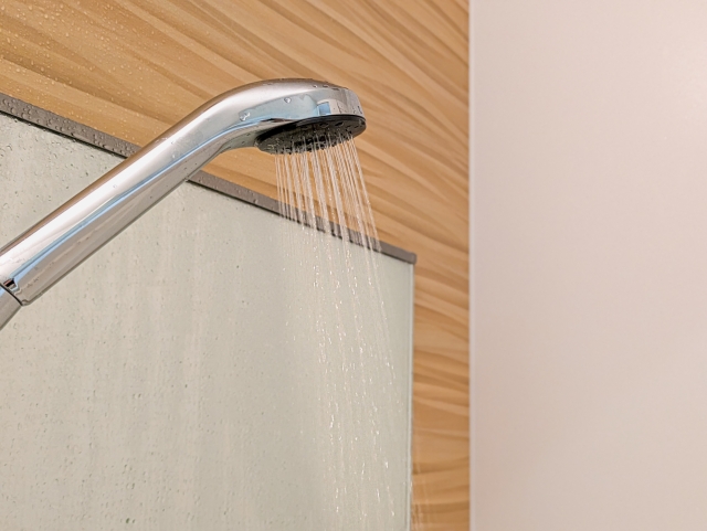 ガス給湯器の寿命は何年?交換・修理の見極めと長持ちさせるコツ【保存版】