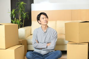 引っ越し時に不用品を処分する方法|業者の選び方や注意点を解説
