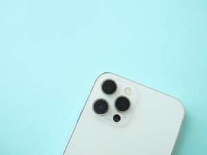 スマートフォンのカメラが起動しない|原因と対処法を紹介