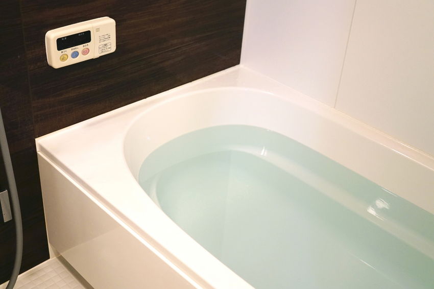 給湯器が壊れる前兆のサインとは？修理の費用相場なども解説