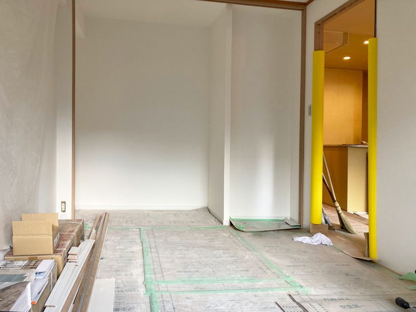 壁紙のリフォームの費用相場は?DIYでコストを抑える方法も紹介